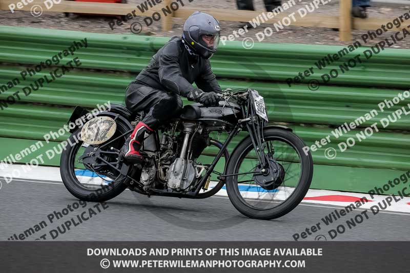 Vintage motorcycle club;eventdigitalimages;mallory park;mallory park trackday photographs;no limits trackdays;peter wileman photography;trackday digital images;trackday photos;vmcc festival 1000 bikes photographs